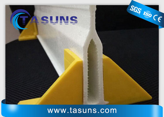 Qualität  Triangle Shaped Fiberglass Profile Pultruded Composite Beams For Truss Support usine